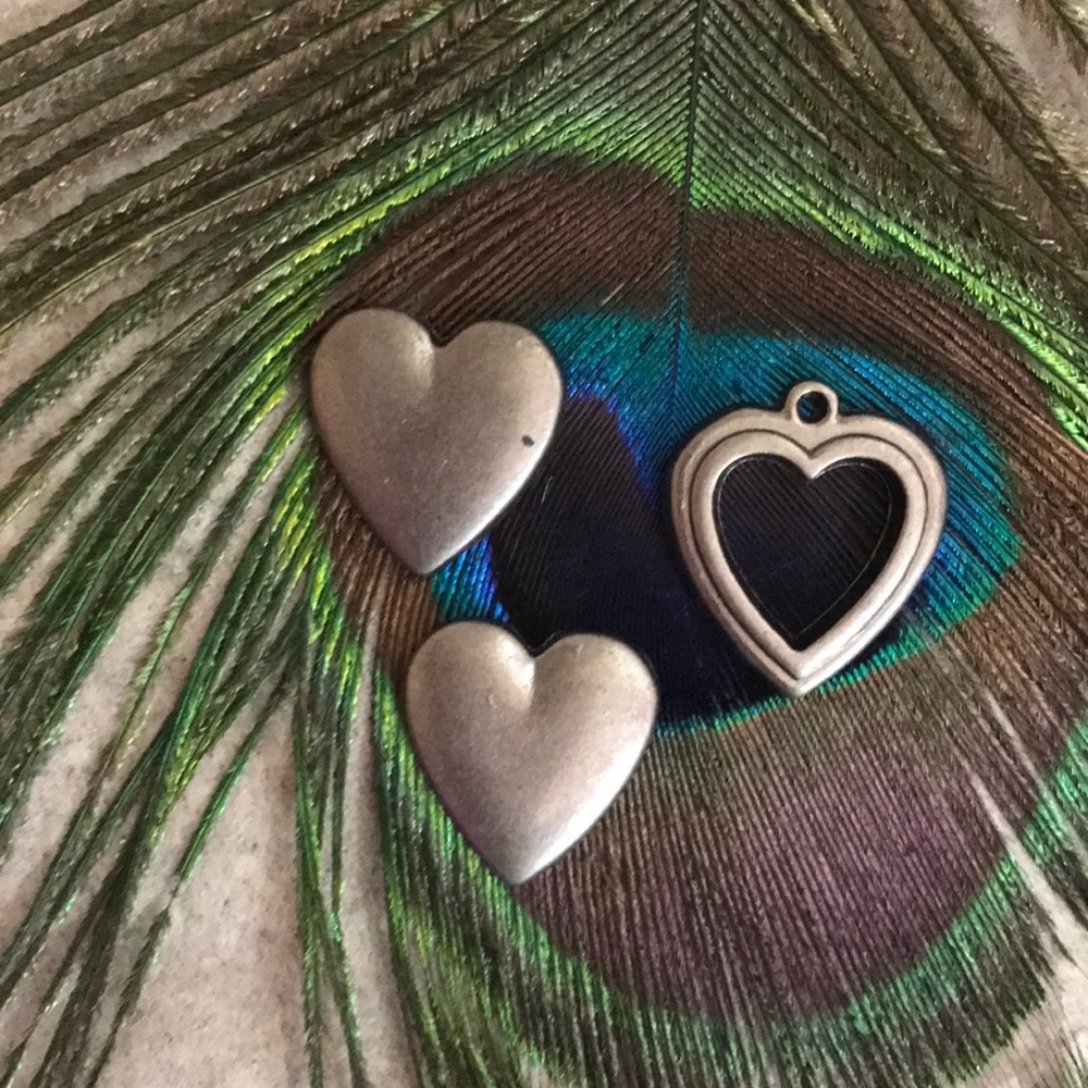 Heart Pendant w/ 2 extra hearts